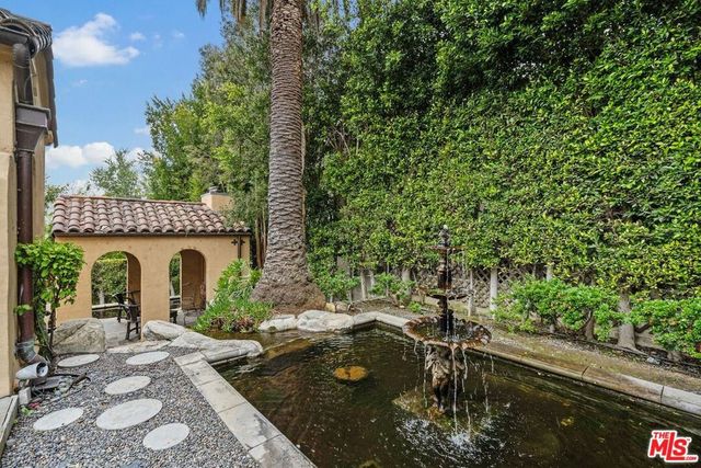 4320 Cedarhurst Circle, Los Angeles, CA 90027