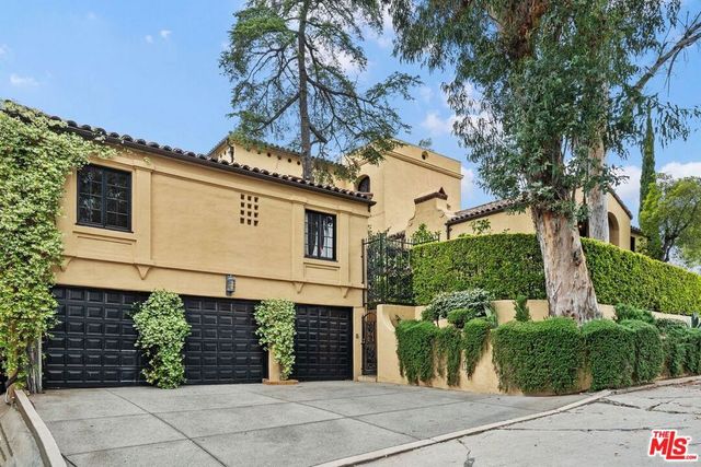 4320 Cedarhurst Circle, Los Angeles, CA 90027