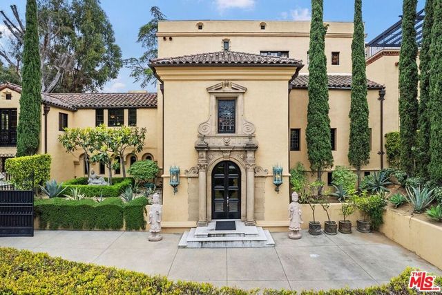 4320 Cedarhurst Circle, Los Angeles, CA 90027