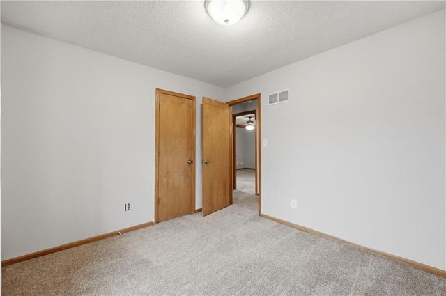 3416 S Maybrook Avenue, Independence, MO 64055