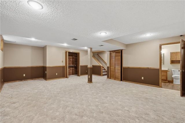 3416 S Maybrook Avenue, Independence, MO 64055