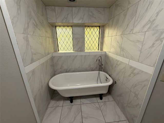 111 Juniper Street, Mansfield, TX 76063