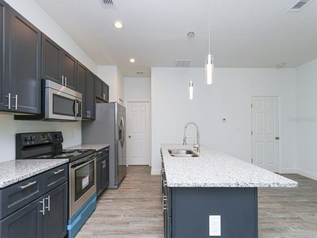 2831 W LIVINGSTON STREET, Orlando, FL 32805