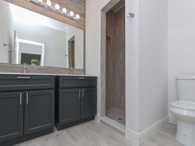 2831 W LIVINGSTON STREET, Orlando, FL 32805