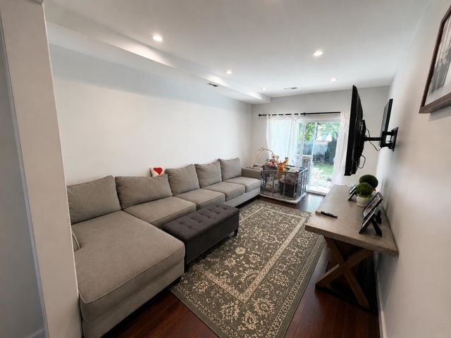 19 BEACH ST, Jc, Heights, NJ 07307
