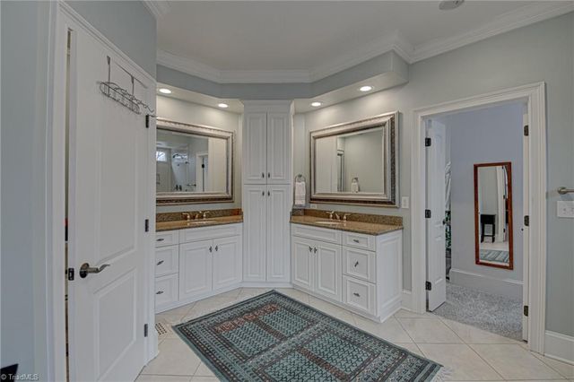 230 Ashbourne Lake Court, Clemmons, NC 27012