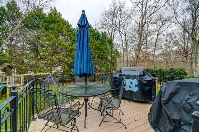 230 Ashbourne Lake Court, Clemmons, NC 27012