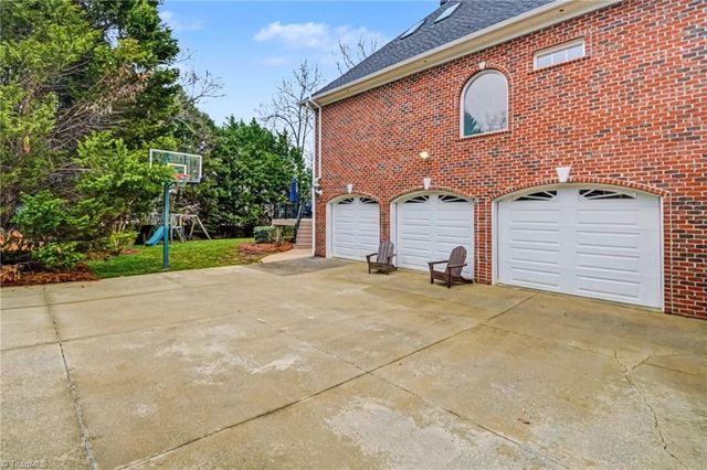 230 Ashbourne Lake Court, Clemmons, NC 27012