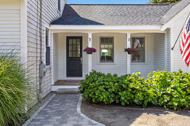 26 Hardings Beach Road, Chatham, MA 02633