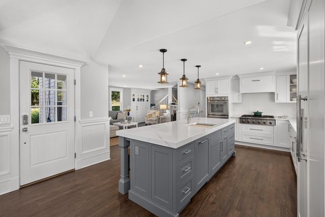 26 Hardings Beach Road, Chatham, MA 02633