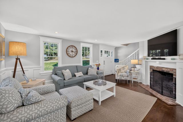 26 Hardings Beach Road, Chatham, MA 02633