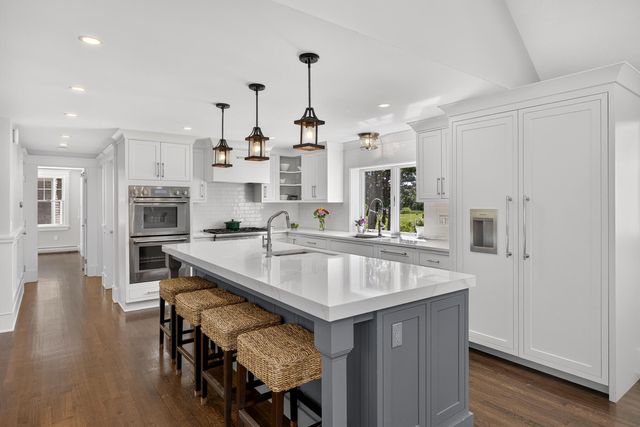 26 Hardings Beach Road, Chatham, MA 02633