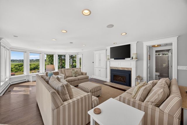 26 Hardings Beach Road, Chatham, MA 02633