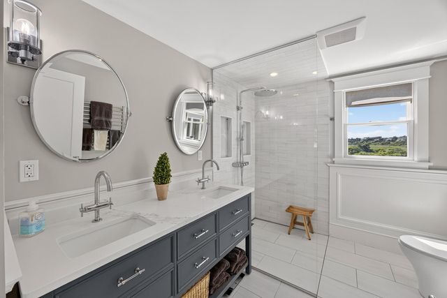 26 Hardings Beach Road, Chatham, MA 02633