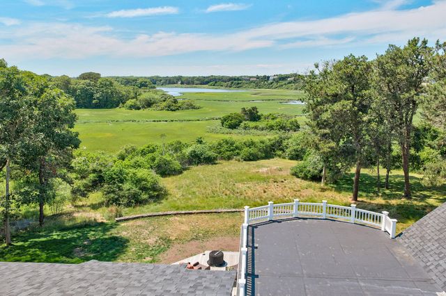26 Hardings Beach Road, Chatham, MA 02633