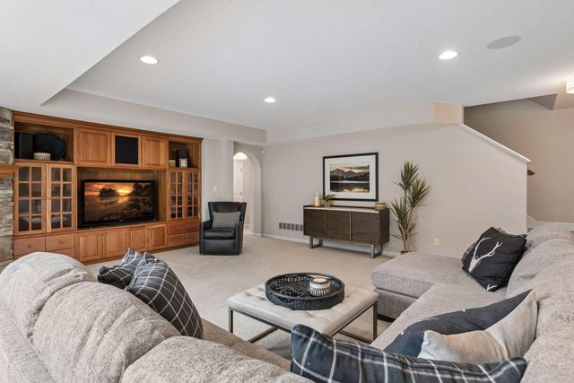 4629 Bluebell Trail N, Medina, MN 55340