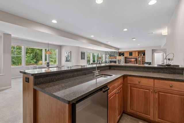 4629 Bluebell Trail N, Medina, MN 55340