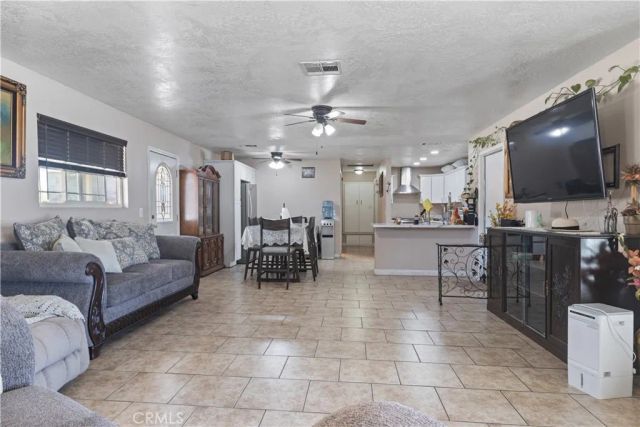 10070 Pyrite Avenue, Hesperia, CA 92345