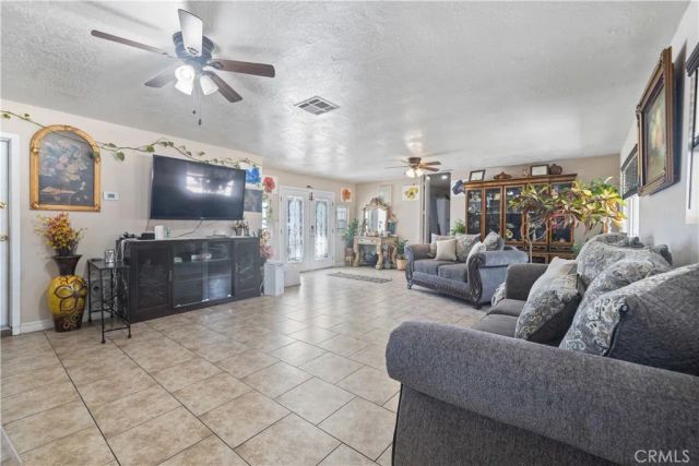 10070 Pyrite Avenue, Hesperia, CA 92345