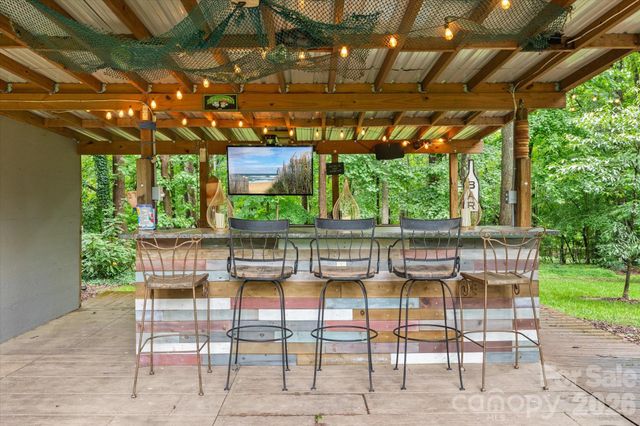 625 S Magnolia Street, Mooresville, NC 28115