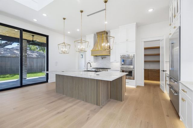 211 W 34th Street, Houston, TX 77018
