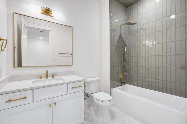 211 W 34th Street, Houston, TX 77018
