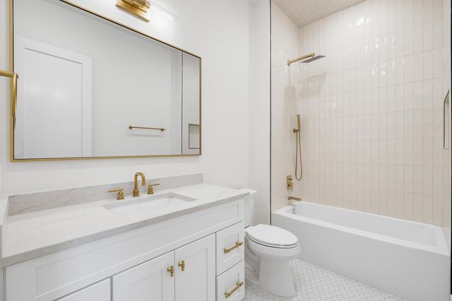 211 W 34th Street, Houston, TX 77018