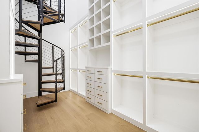 211 W 34th Street, Houston, TX 77018