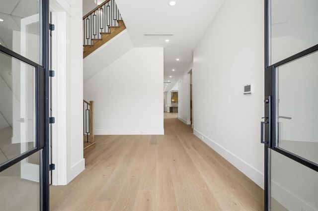 211 W 34th Street, Houston, TX 77018