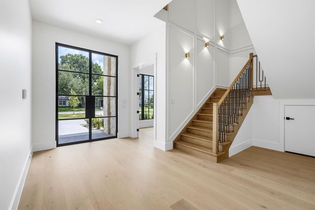 211 W 34th Street, Houston, TX 77018