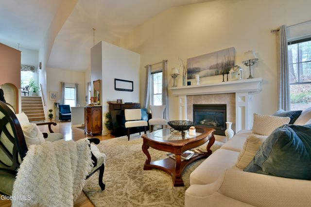 42 Donegal Way, Saratoga Springs, NY 12866