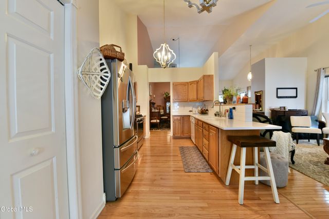 42 Donegal Way, Saratoga Springs, NY 12866