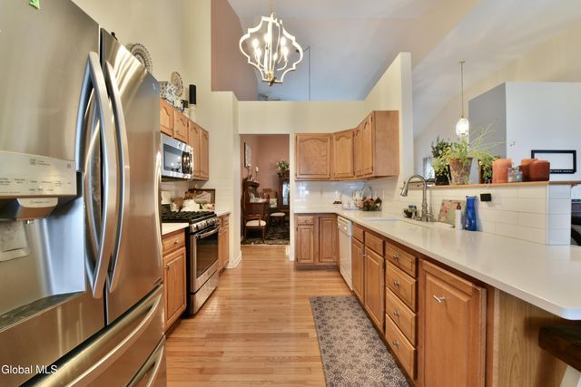 42 Donegal Way, Saratoga Springs, NY 12866