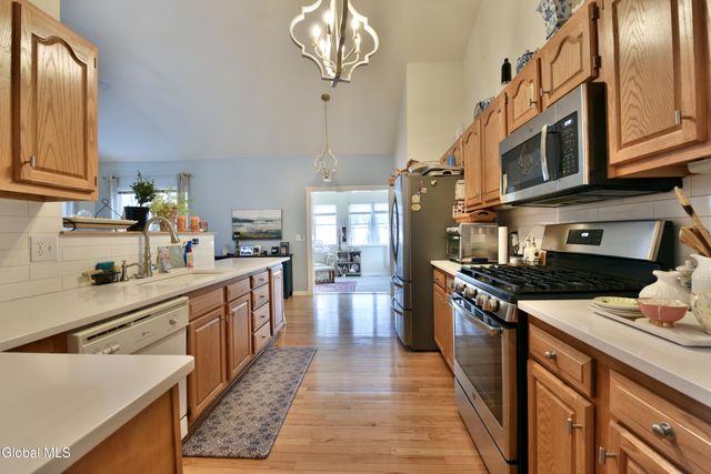 42 Donegal Way, Saratoga Springs, NY 12866