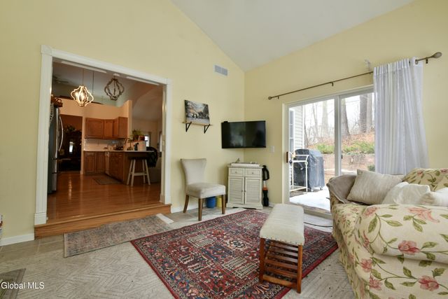 42 Donegal Way, Saratoga Springs, NY 12866