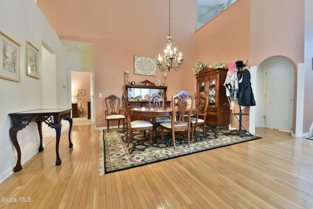 42 Donegal Way, Saratoga Springs, NY 12866