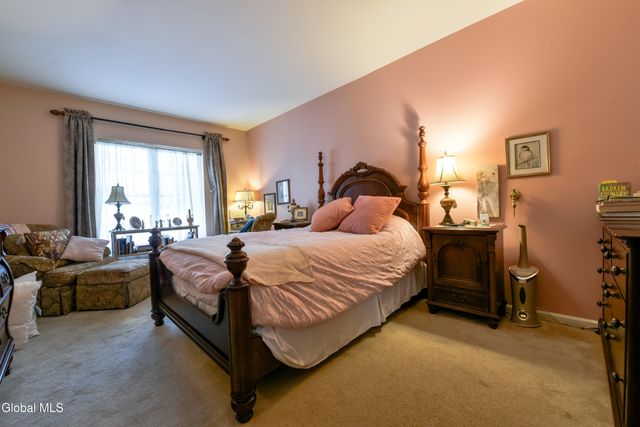 42 Donegal Way, Saratoga Springs, NY 12866