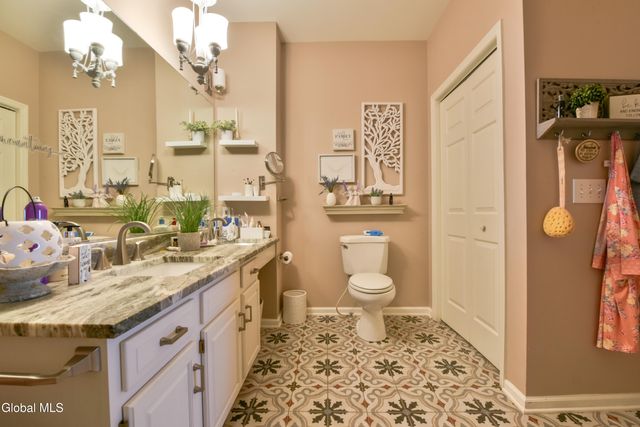 42 Donegal Way, Saratoga Springs, NY 12866