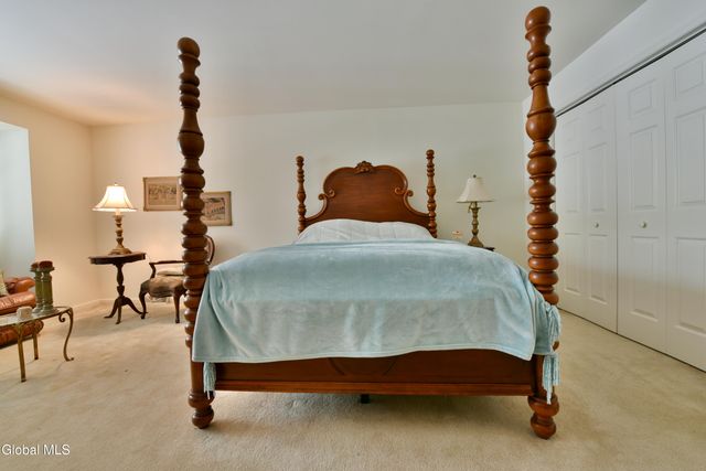 42 Donegal Way, Saratoga Springs, NY 12866