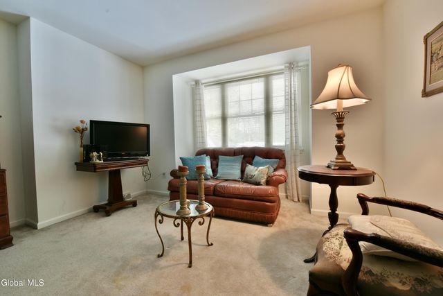 42 Donegal Way, Saratoga Springs, NY 12866