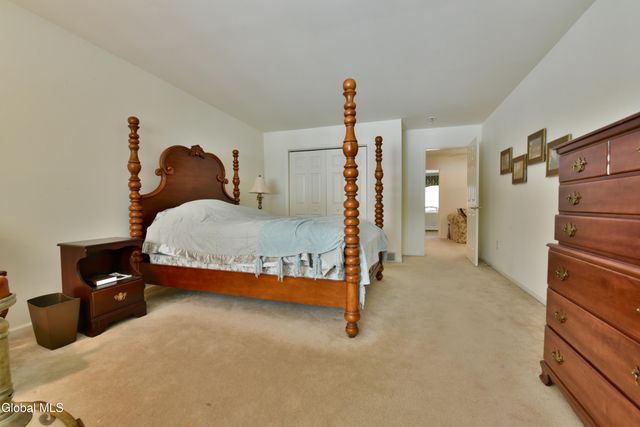 42 Donegal Way, Saratoga Springs, NY 12866