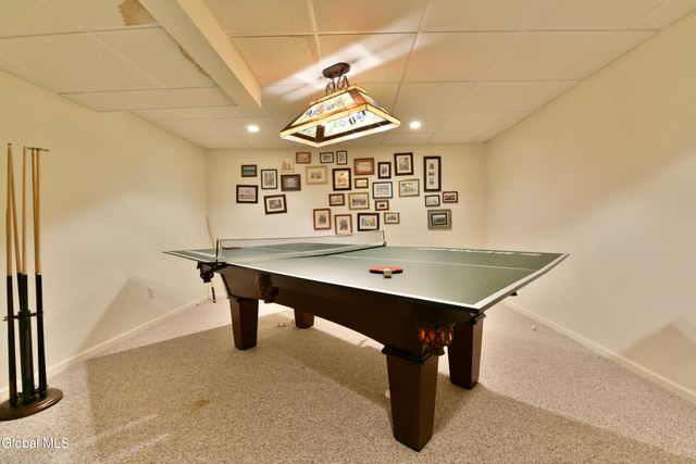 42 Donegal Way, Saratoga Springs, NY 12866