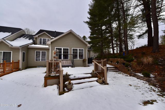 42 Donegal Way, Saratoga Springs, NY 12866