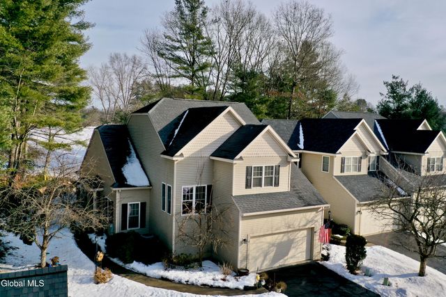 42 Donegal Way, Saratoga Springs, NY 12866