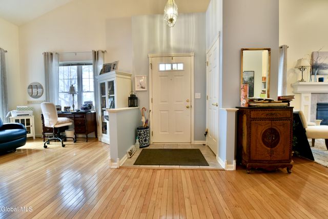 42 Donegal Way, Saratoga Springs, NY 12866