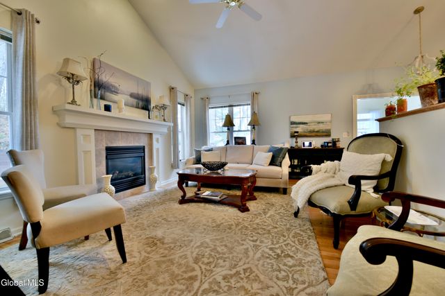 42 Donegal Way, Saratoga Springs, NY 12866