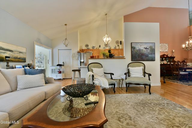 42 Donegal Way, Saratoga Springs, NY 12866