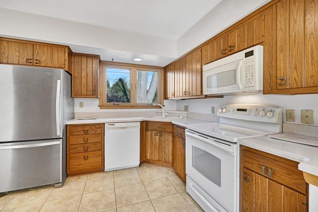 1704 Oak STREET, South Milwaukee, WI 53172