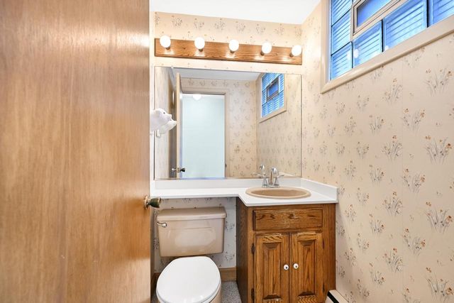 1704 Oak STREET, South Milwaukee, WI 53172