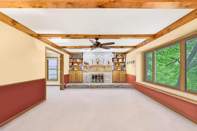 S50W23435 Woodchuck LANE, Waukesha, WI 53189